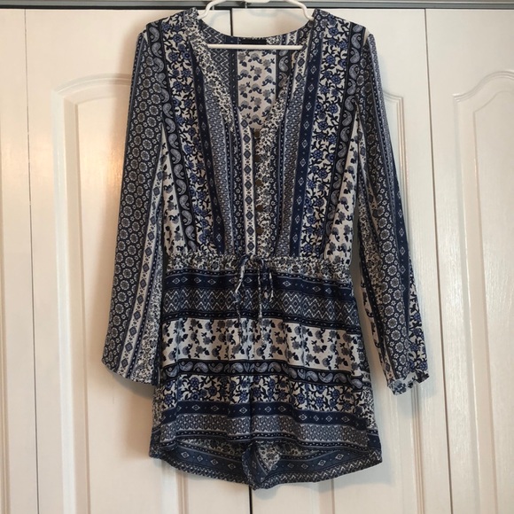 Blue floral/paisley romper, size L - Picture 1 of 2